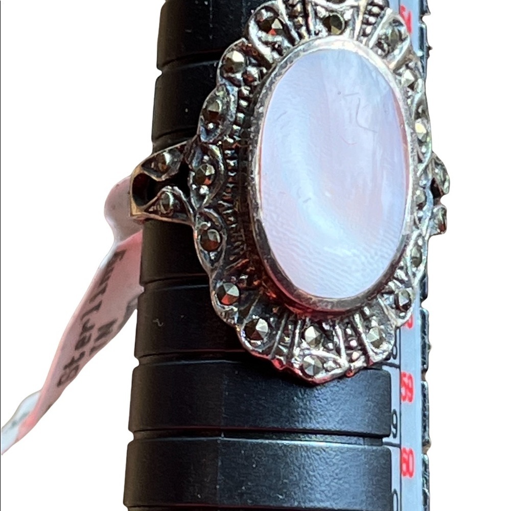 Sterling silver and mother of pearl ring